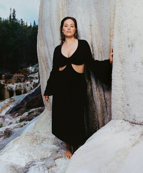 Ashley Graham photo 597