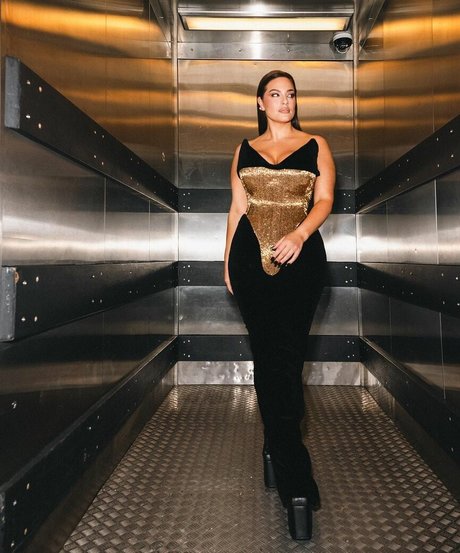 Ashley Graham photo 617