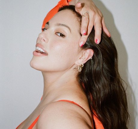 Ashley Graham photo 649