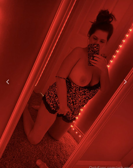 Ashley Harris photo 36
