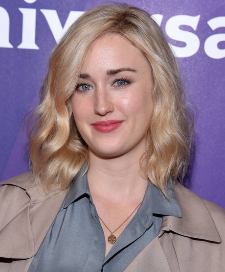 Ashley Johnson photo 34