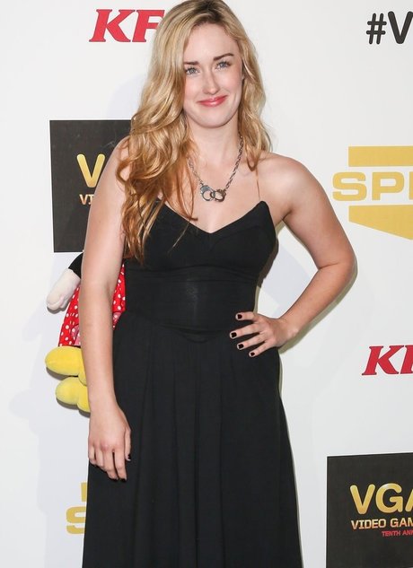 Ashley Johnson photo 41