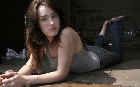 Ashley Johnson photo 56