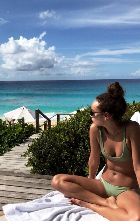 Ashley Madekwe photo 5