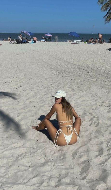 Ashley Marie Dickerson photo 417
