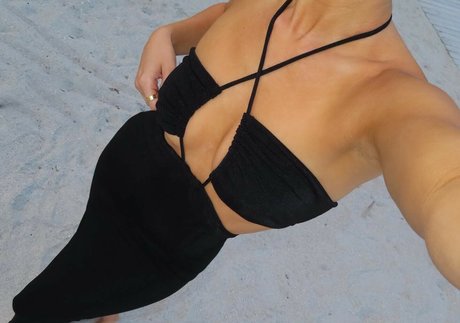 Ashley Marie Dickerson photo 1445