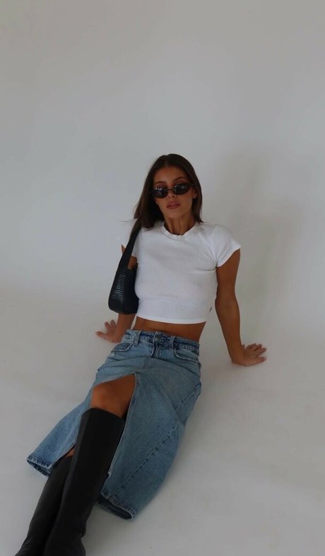 Ashley Marie Dickerson photo 2083