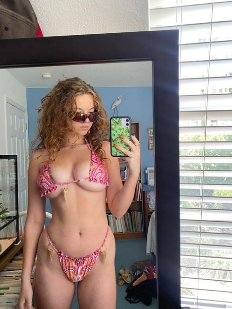 Ashley Suarez photo 16