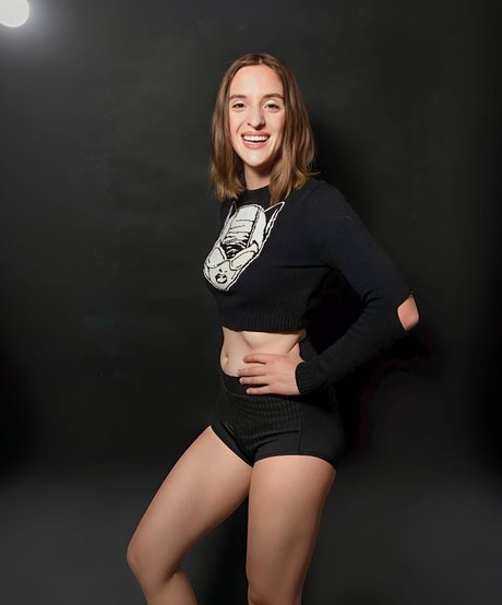 Ashley Victoria Robinson photo 9