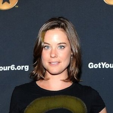 Ashley Williams photo 3