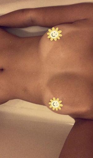 ashleydeavilla photo 3