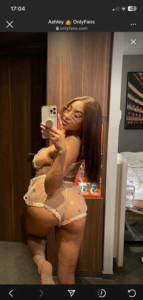 Ashleyroseglam photo 2