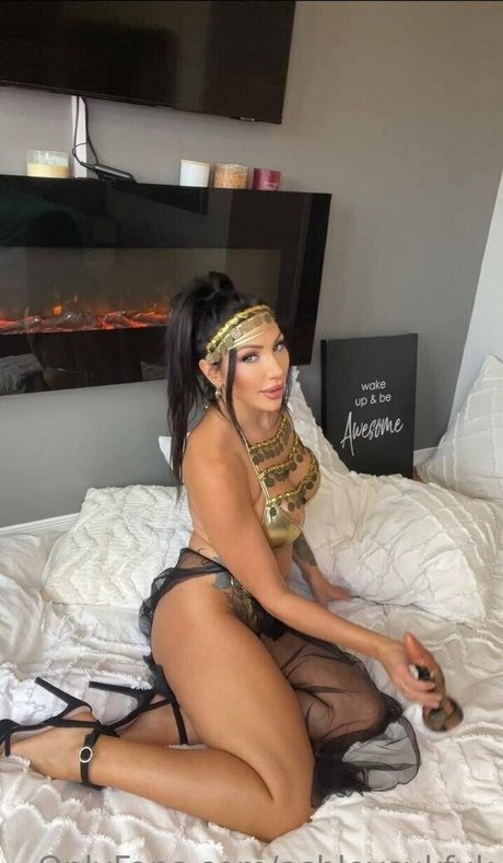 Ashley Suk Fuk photo 74
