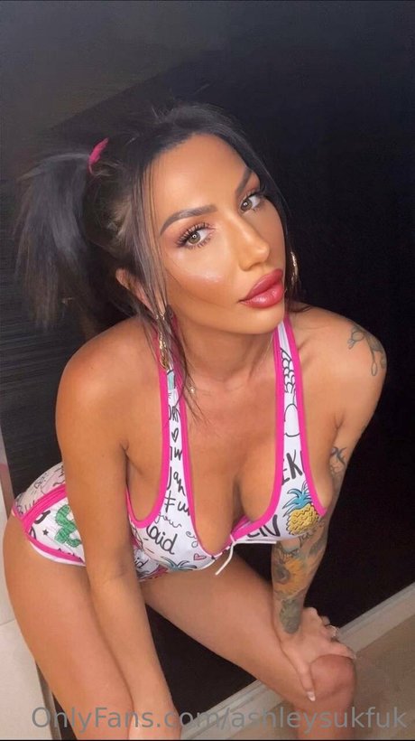Ashley Suk Fuk photo 98