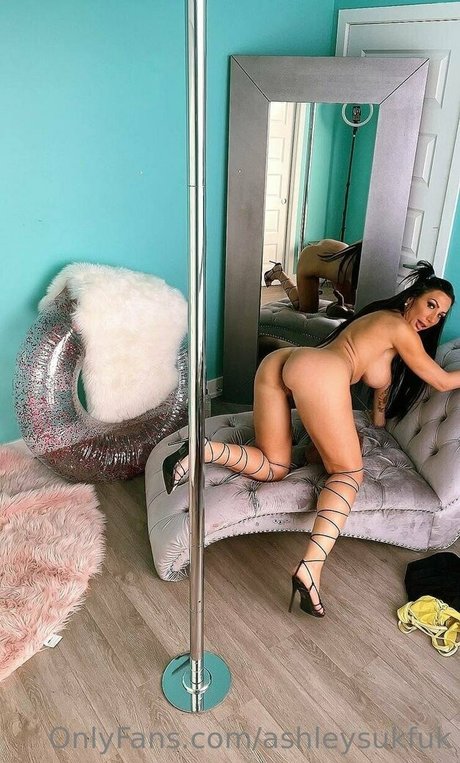 Ashley Suk Fuk photo 136