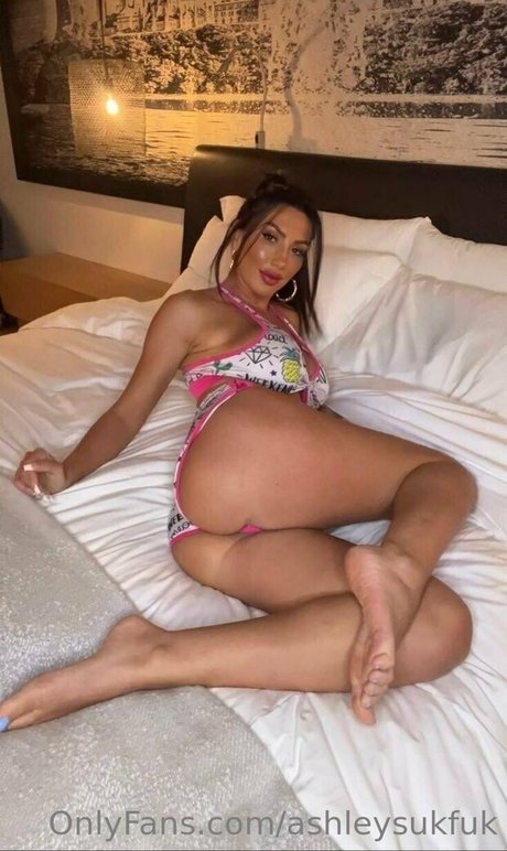 Ashley Suk Fuk photo 175
