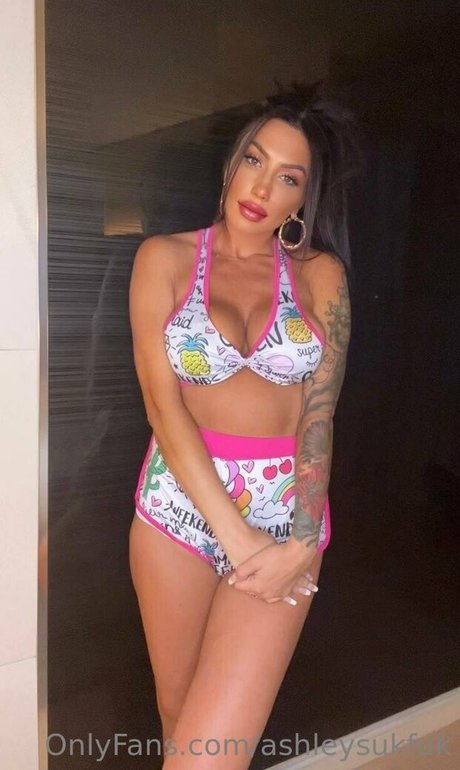 Ashley Suk Fuk photo 177