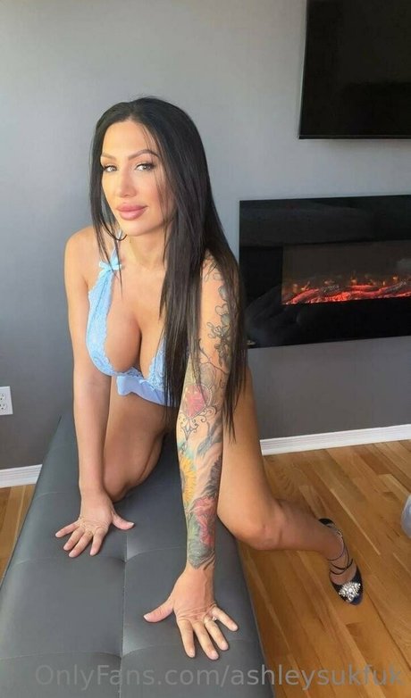 Ashley Suk Fuk photo 212