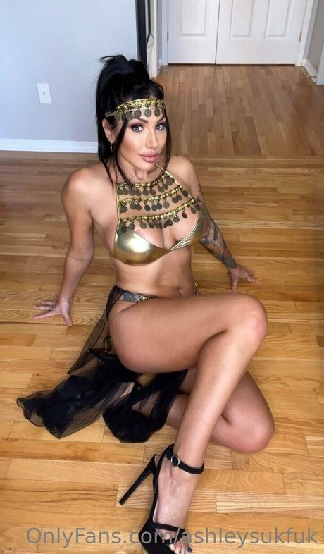 Ashley Suk Fuk photo 279