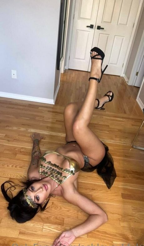 Ashley Suk Fuk photo 280