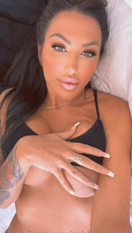 Ashley Suk Fuk photo 316
