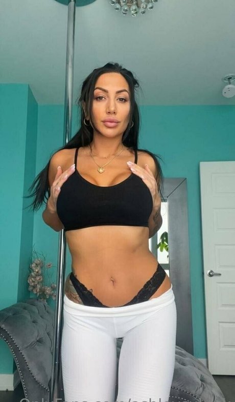 Ashley Suk Fuk photo 321