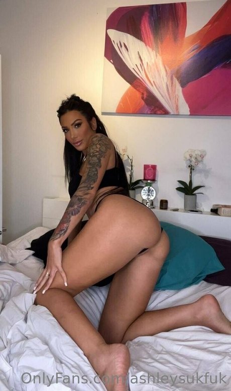 Ashley Suk Fuk photo 328