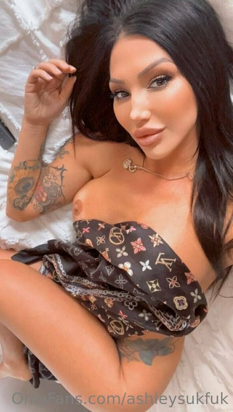 Ashley Suk Fuk photo 343