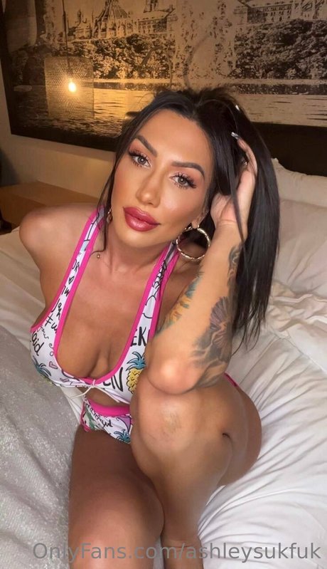 Ashley Suk Fuk photo 367
