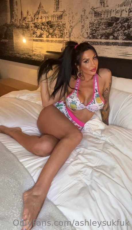 Ashley Suk Fuk photo 368