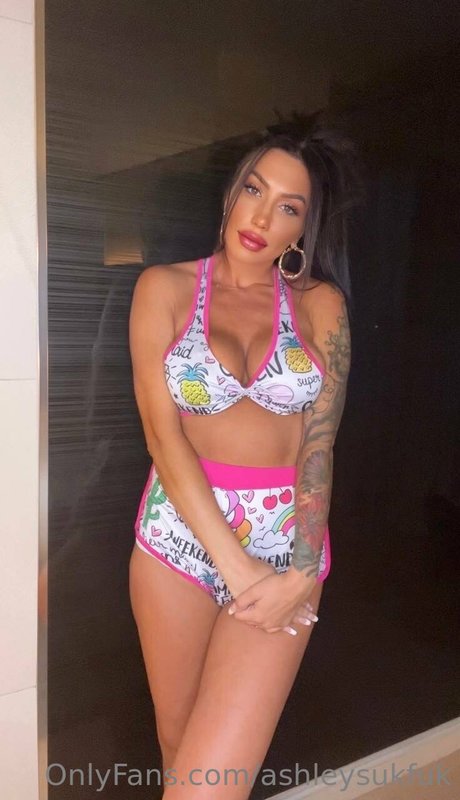 Ashley Suk Fuk photo 369