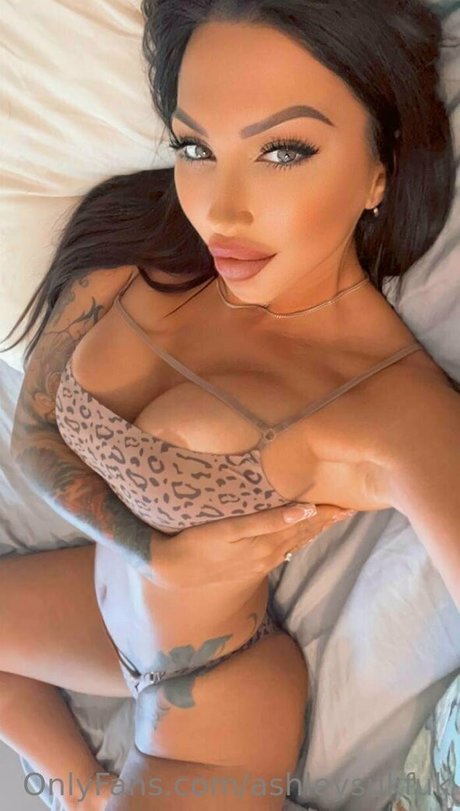 Ashley Suk Fuk photo 371