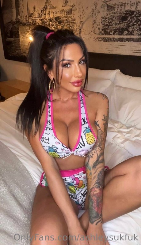 Ashley Suk Fuk photo 389