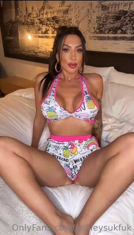 Ashley Suk Fuk photo 405