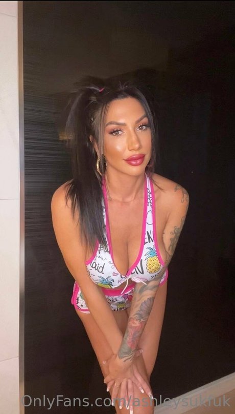 Ashley Suk Fuk photo 408
