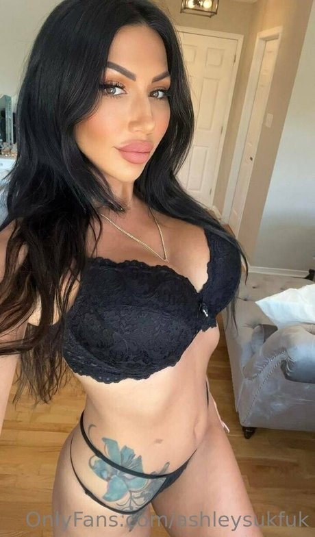 Ashley Suk Fuk photo 568