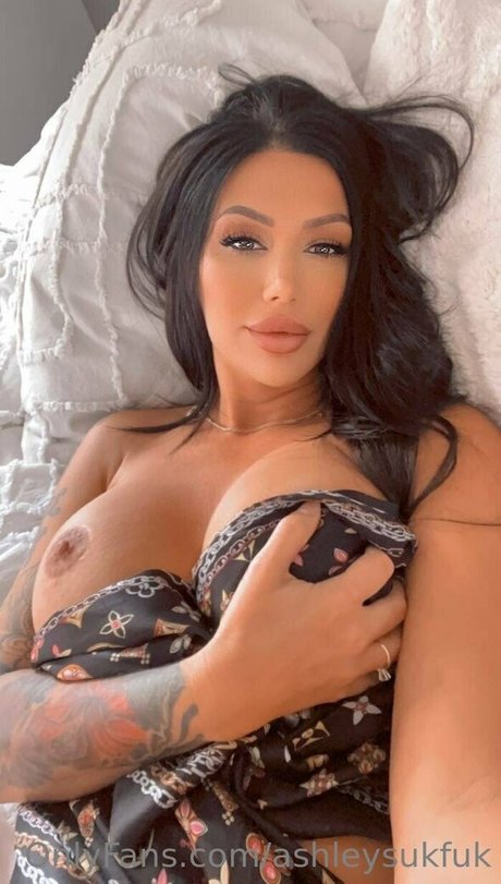 Ashley Suk Fuk photo 602