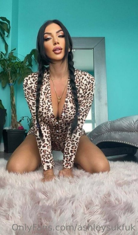 Ashley Suk Fuk photo 614