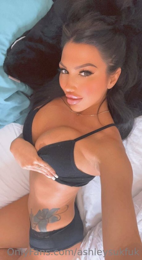 Ashley Suk Fuk photo 639
