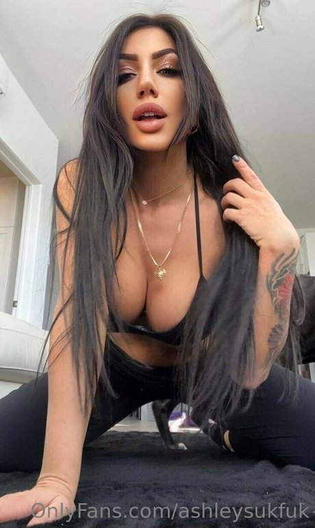 Ashley Suk Fuk photo 651