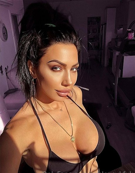 Ashley Suk Fuk photo 661