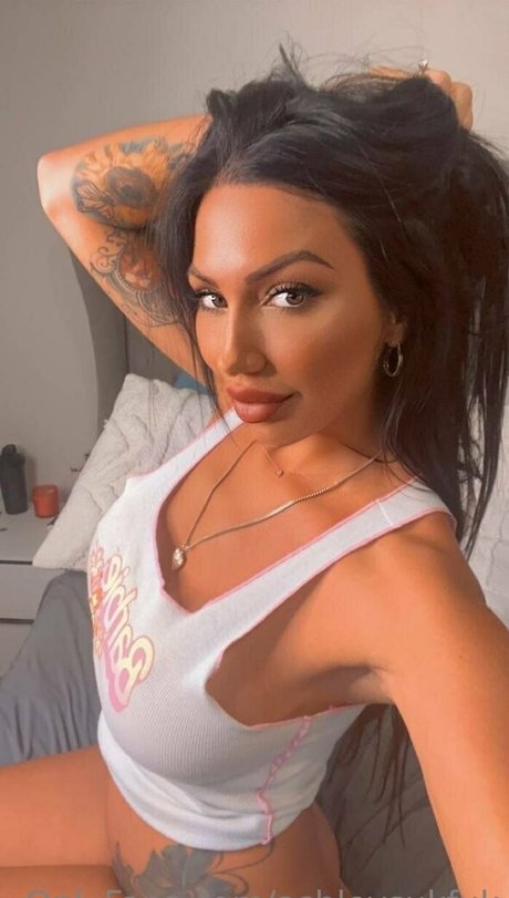 Ashley Suk Fuk photo 704