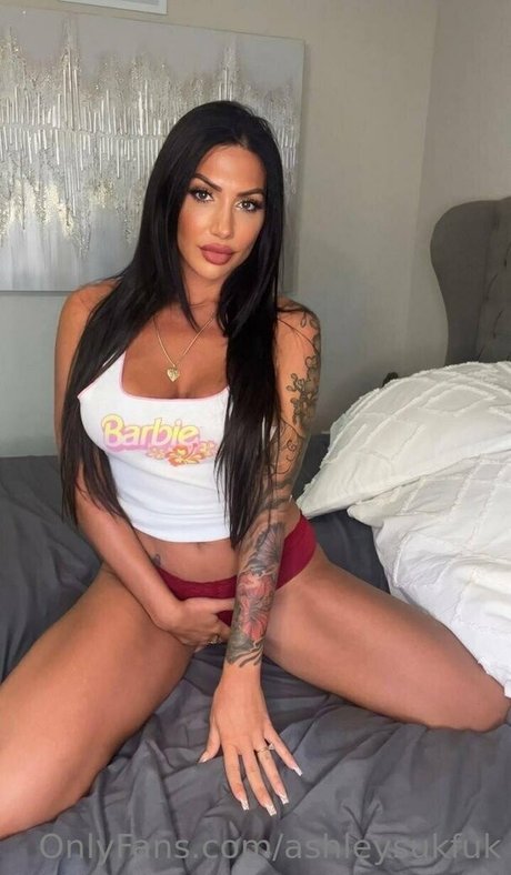 Ashley Suk Fuk photo 708