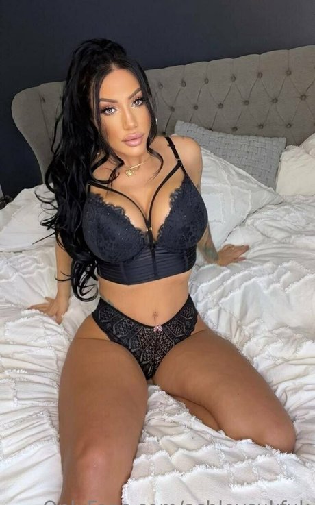 Ashley Suk Fuk photo 750