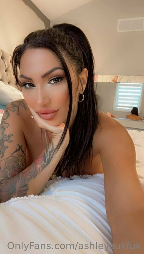 Ashley Suk Fuk photo 773