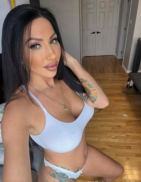Ashley Suk Fuk photo 801