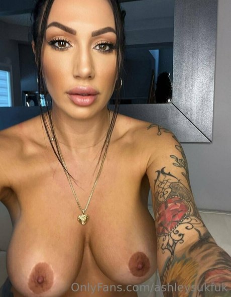 Ashley Suk Fuk photo 811