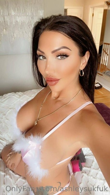 Ashley Suk Fuk photo 850