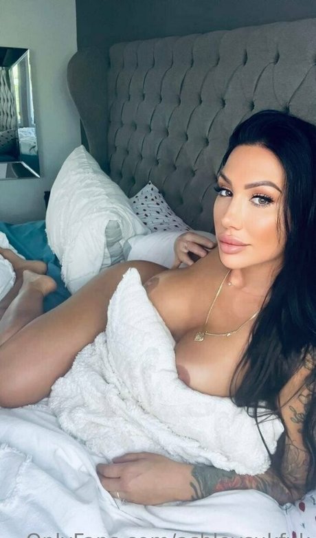 Ashley Suk Fuk photo 869