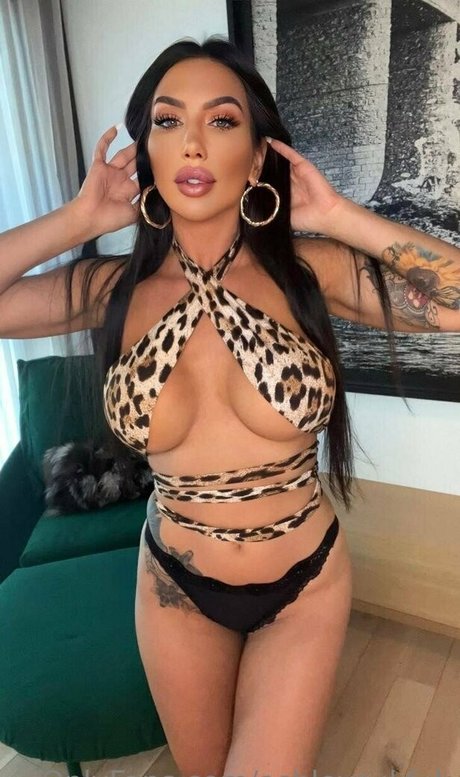 Ashley Suk Fuk photo 877